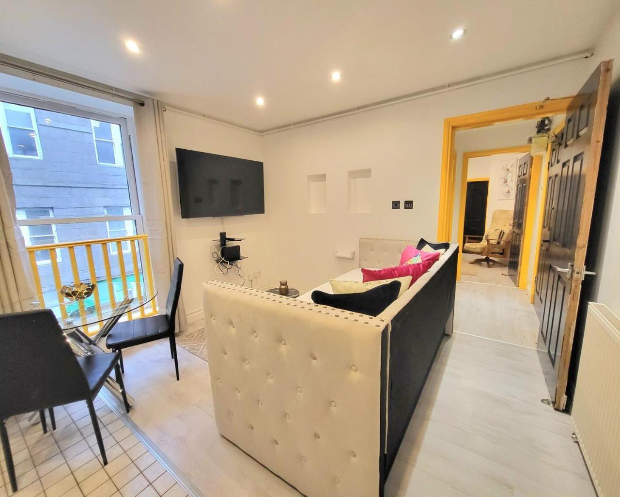 Adelphi Suites By Sensational Short Lets & Serviced With Free Wi-fi